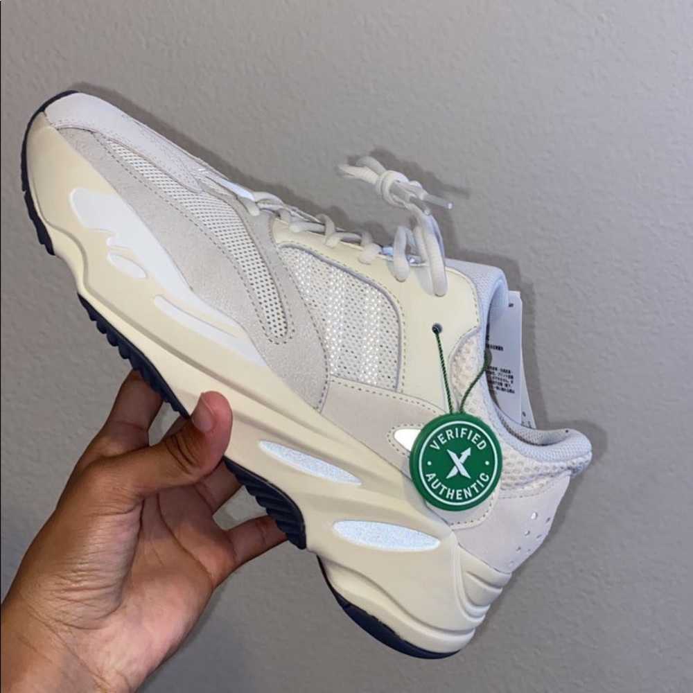 adidas yeezy 700 analog